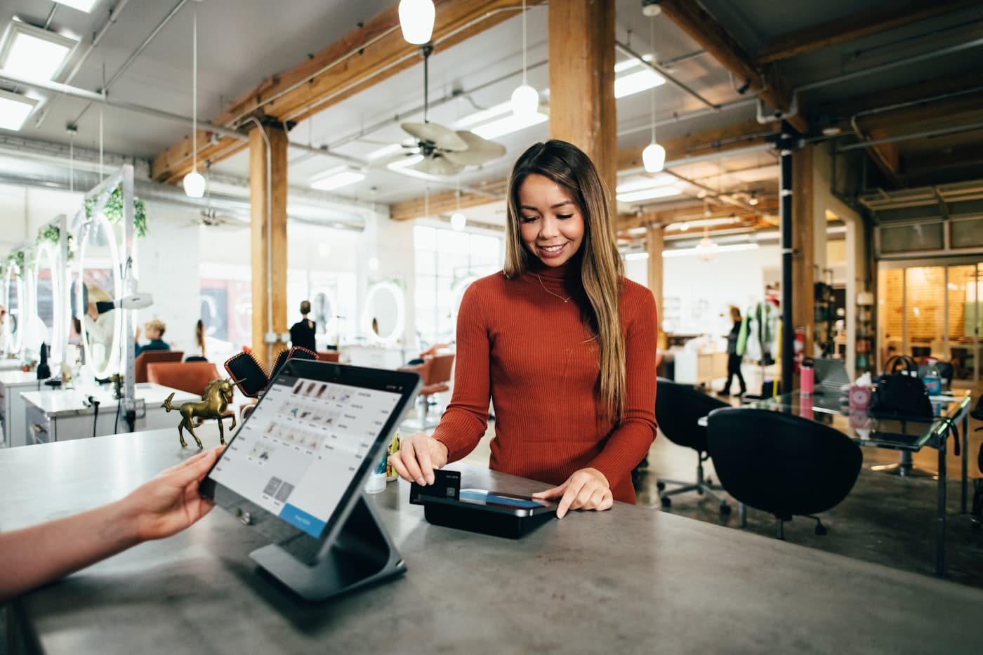 Digital till and operating processes in a restaurant